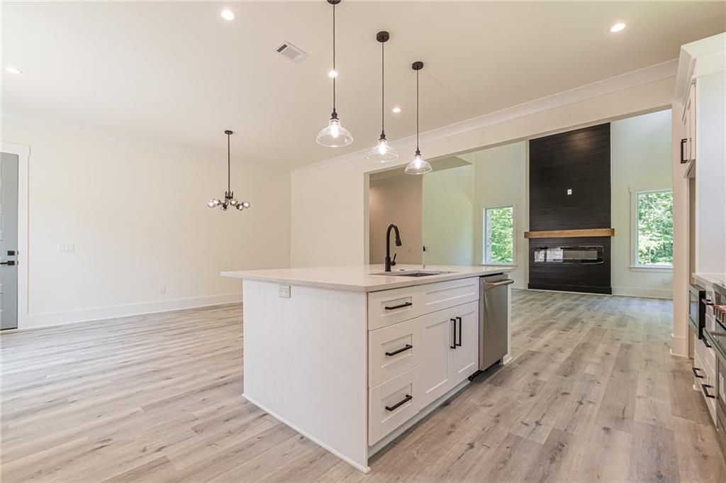 658 Rockbridge Rd NW