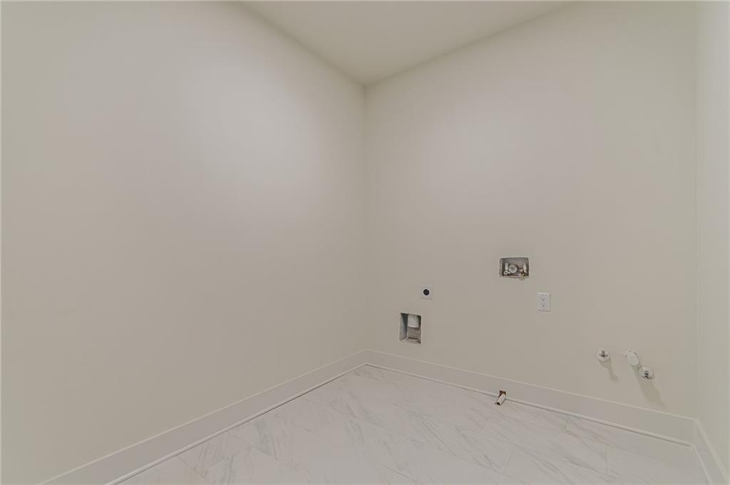 658 Rockbridge Rd NW