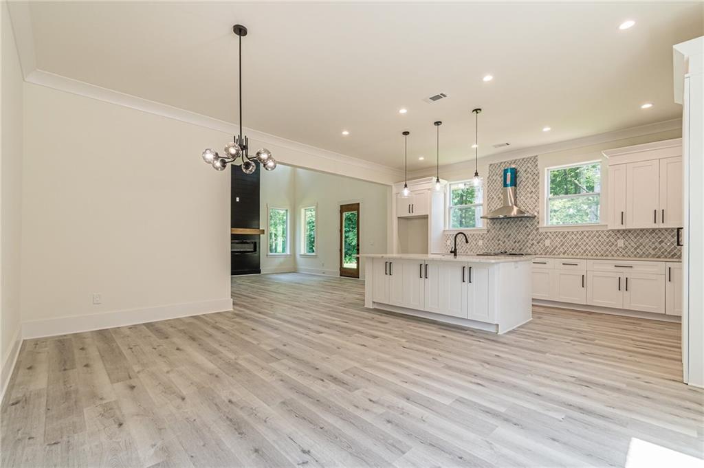 658 Rockbridge Rd NW