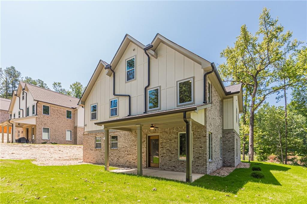 658 Rockbridge Rd NW