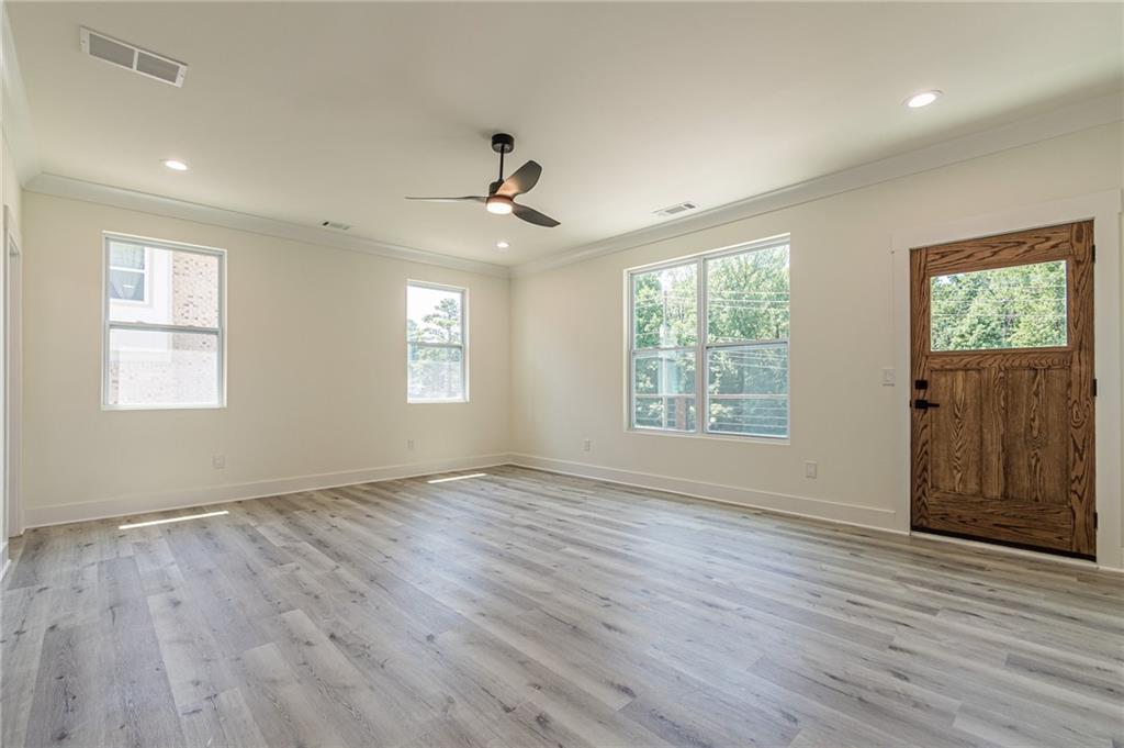 658 Rockbridge Rd NW