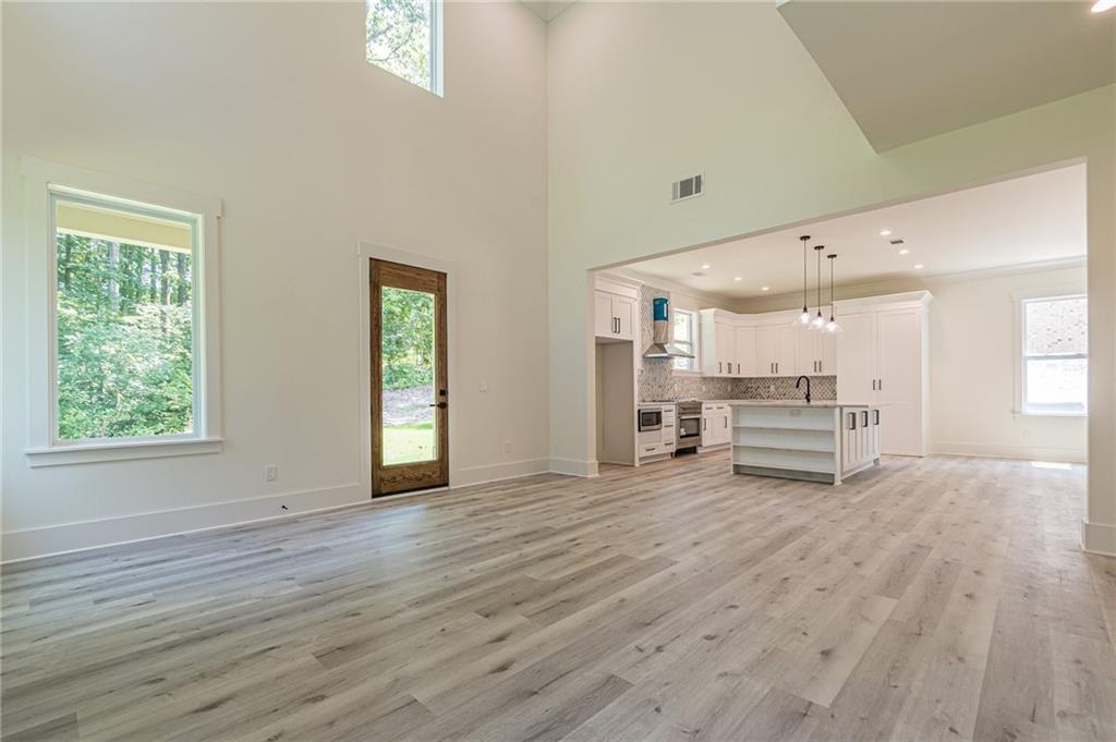 658 Rockbridge Rd NW