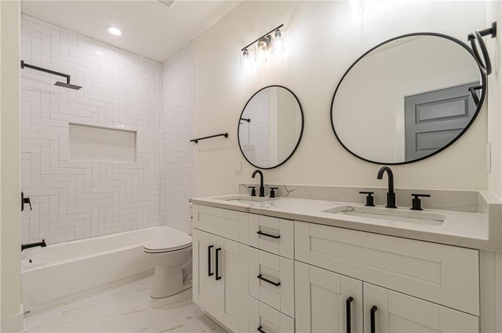 658 Rockbridge Rd NW