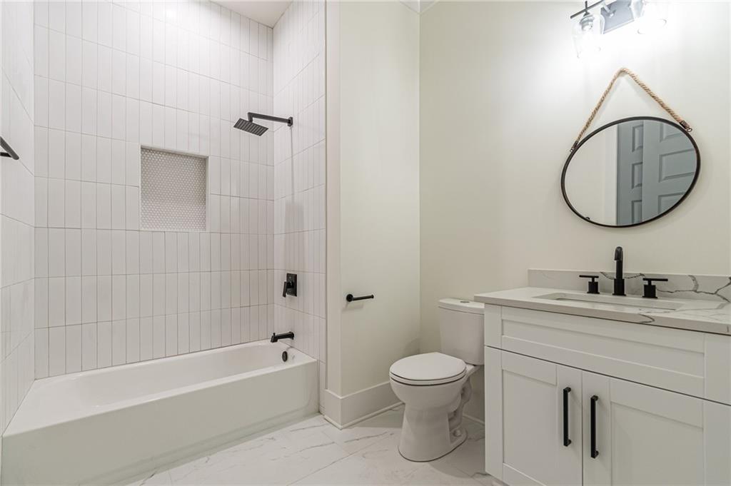 658 Rockbridge Rd NW