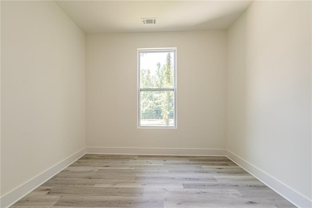 658 Rockbridge Rd NW