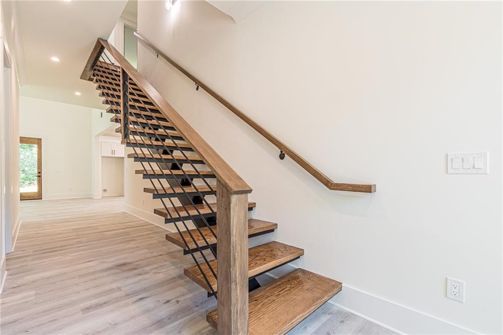 658 Rockbridge Rd NW