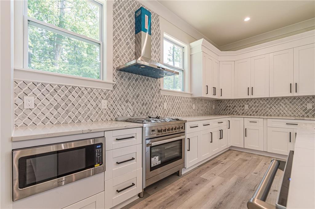 658 Rockbridge Rd NW