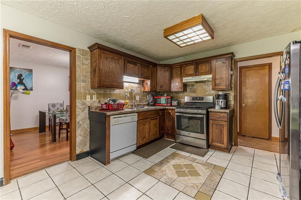 2143 CHEYENNE Lane