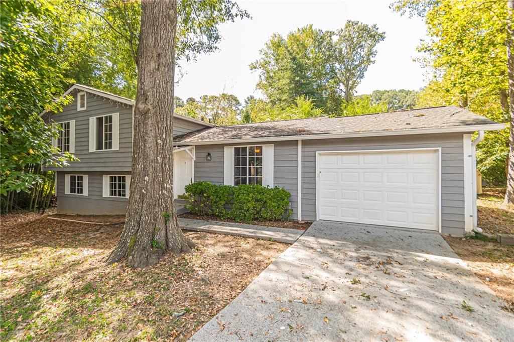 806 Houndstooth Trail NW