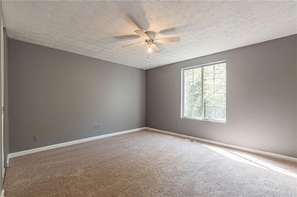 806 Houndstooth Trail NW