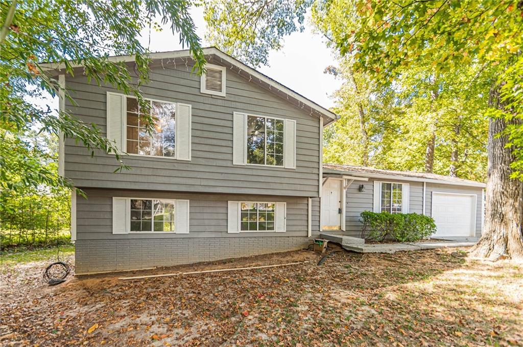 806 Houndstooth Trail NW