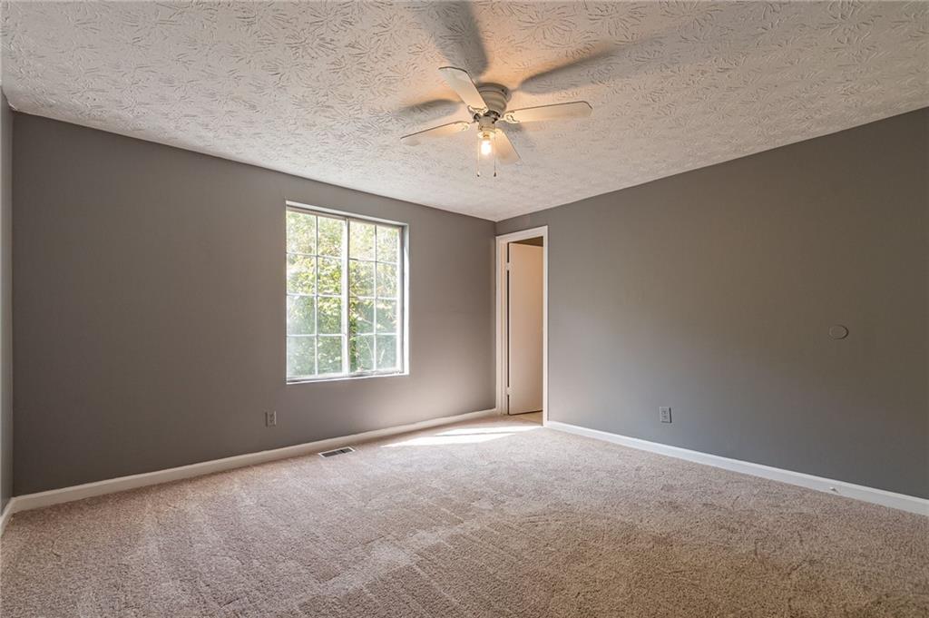 806 Houndstooth Trail NW