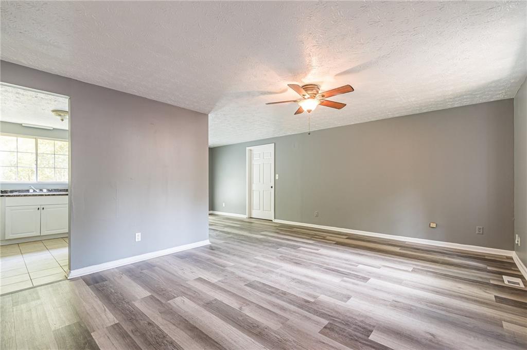 806 Houndstooth Trail NW