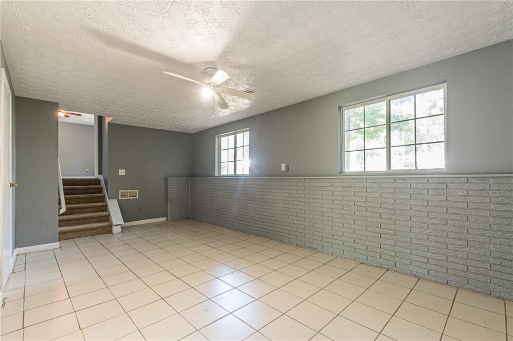 806 Houndstooth Trail NW