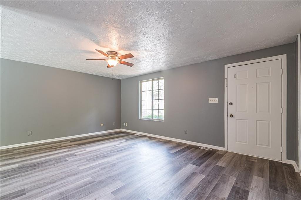 806 Houndstooth Trail NW