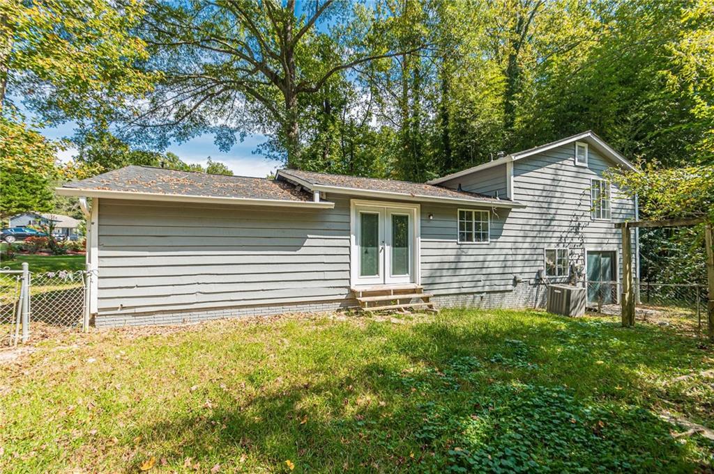 806 Houndstooth Trail NW