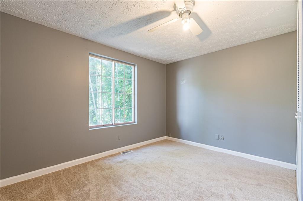 806 Houndstooth Trail NW