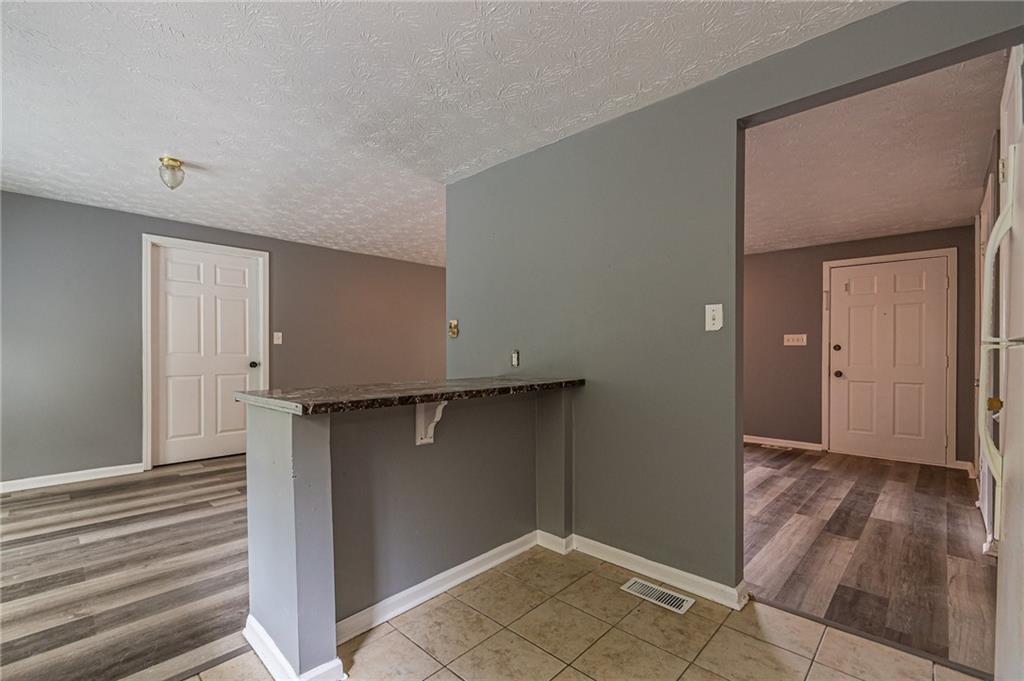 806 Houndstooth Trail NW