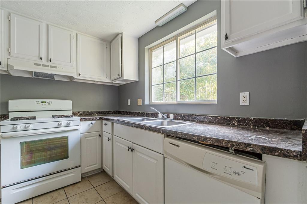 806 Houndstooth Trail NW