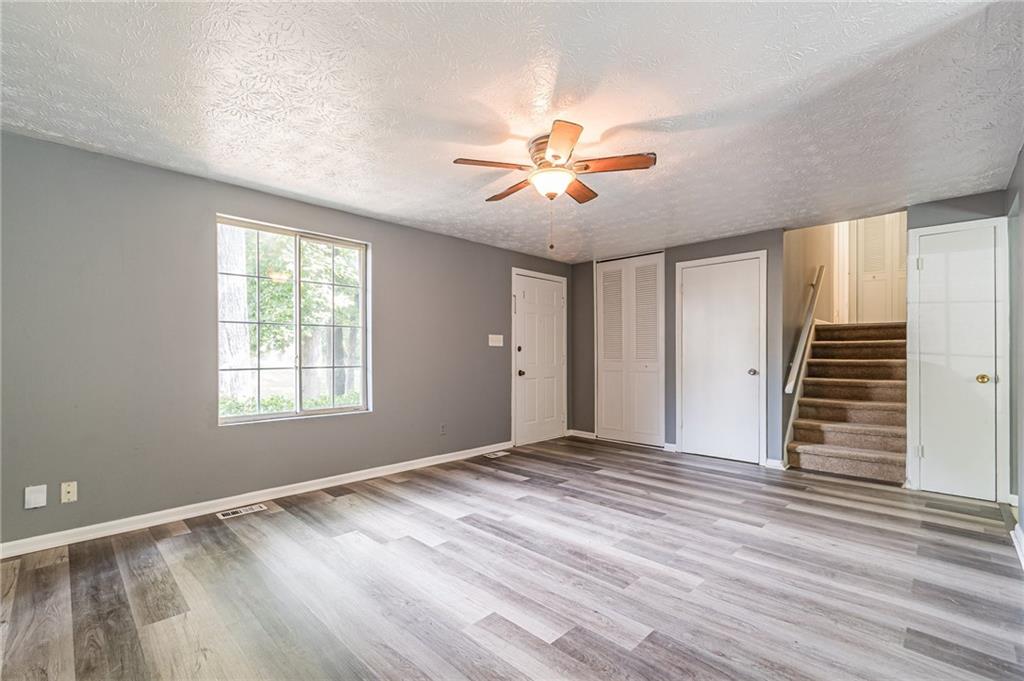 806 Houndstooth Trail NW