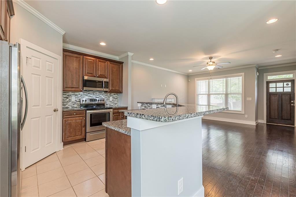 1785 Maple Walk Circle SW