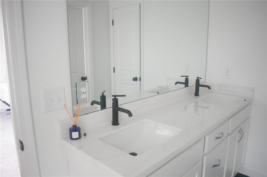 3596 Silvery Way
