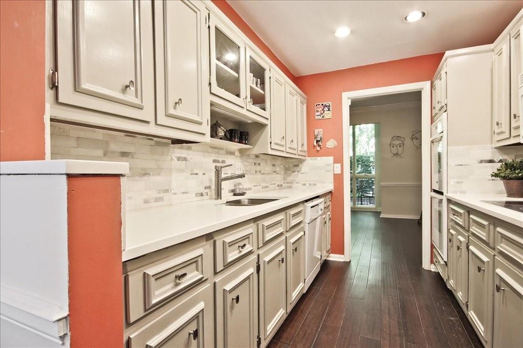 26 Willow Glen NE