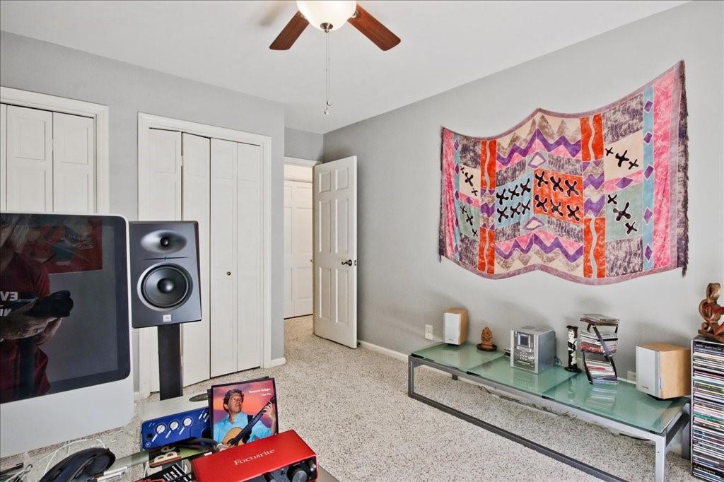 26 Willow Glen NE