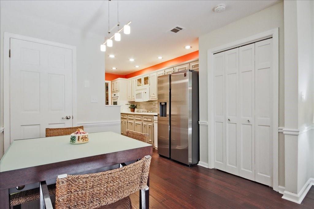 26 Willow Glen NE