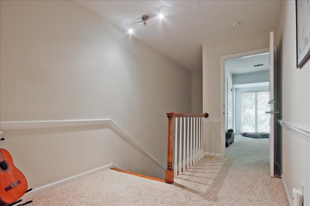 26 Willow Glen NE