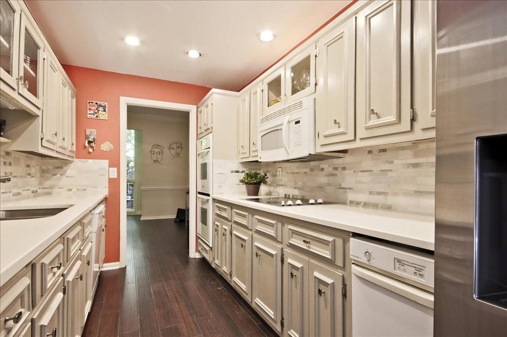 26 Willow Glen NE