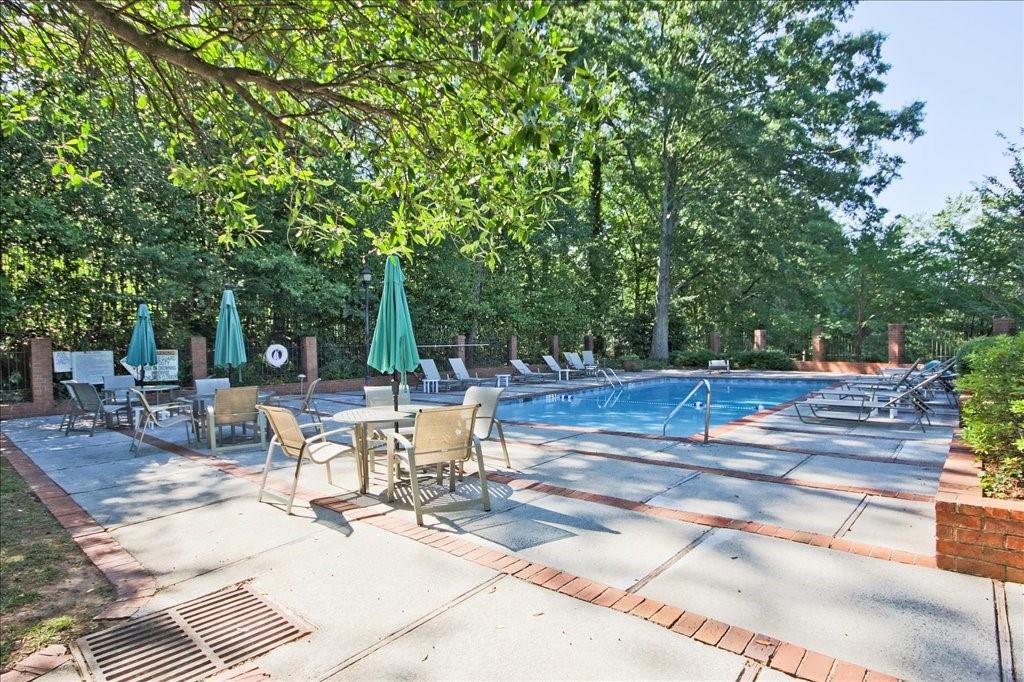 26 Willow Glen NE