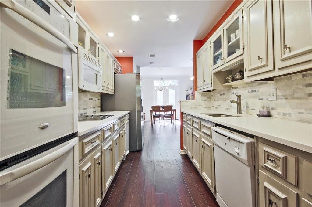 26 Willow Glen NE