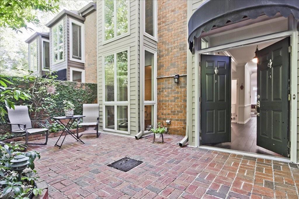 26 Willow Glen NE