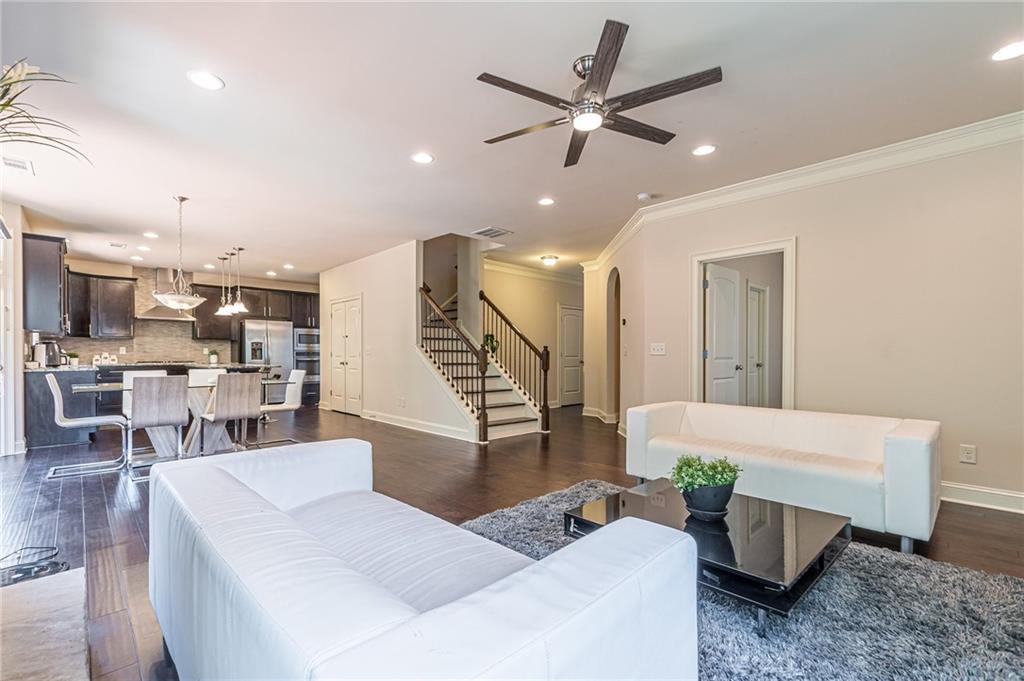 2742 Collins Cove Avenue