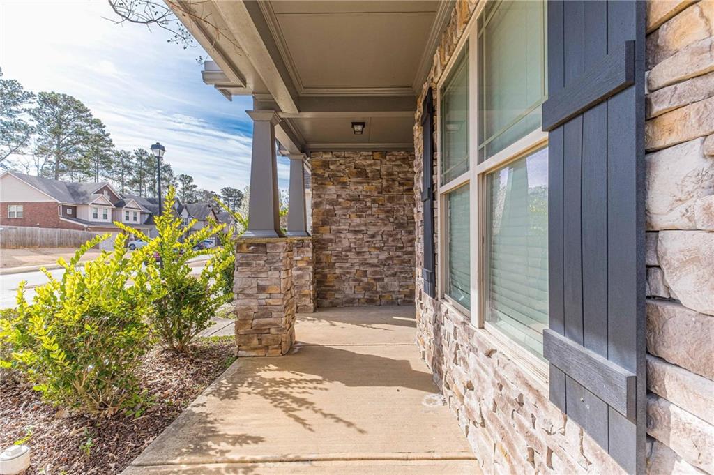 2742 Collins Cove Avenue