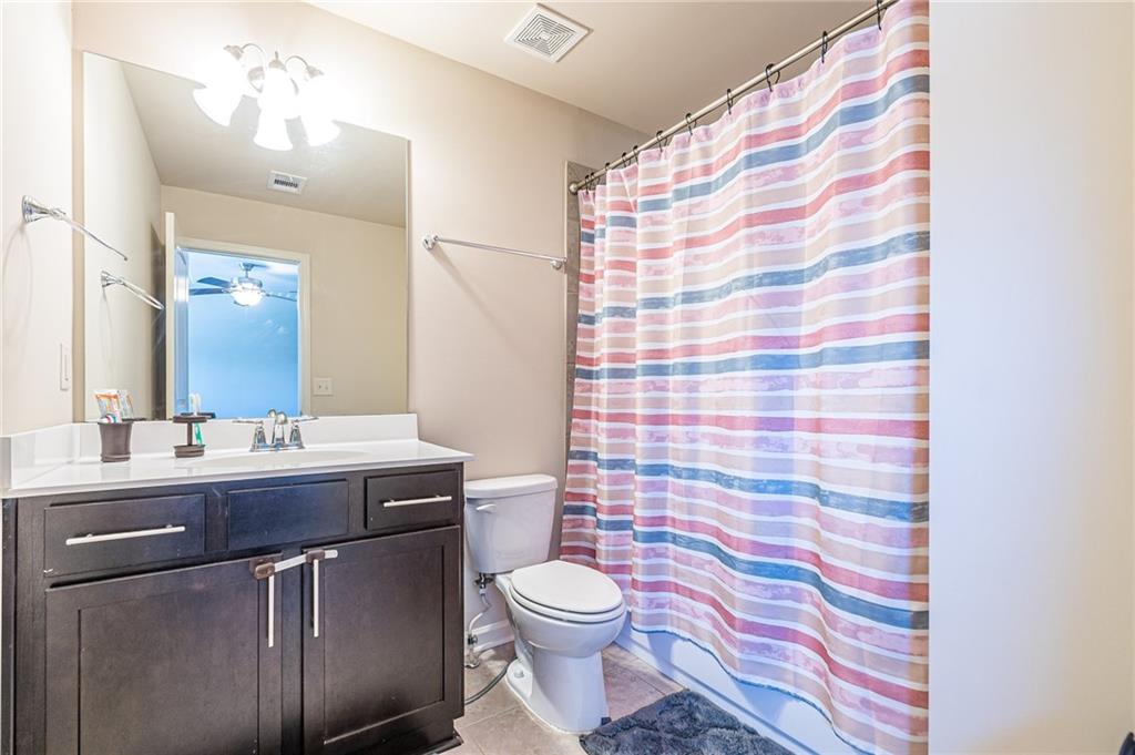 2742 Collins Cove Avenue