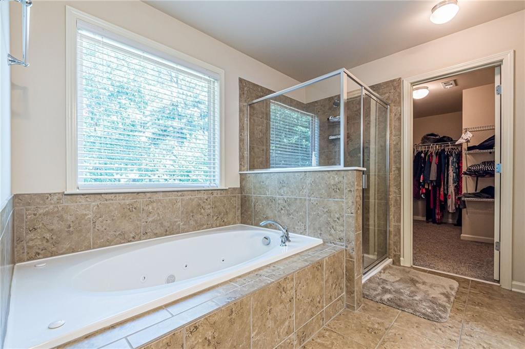 2742 Collins Cove Avenue