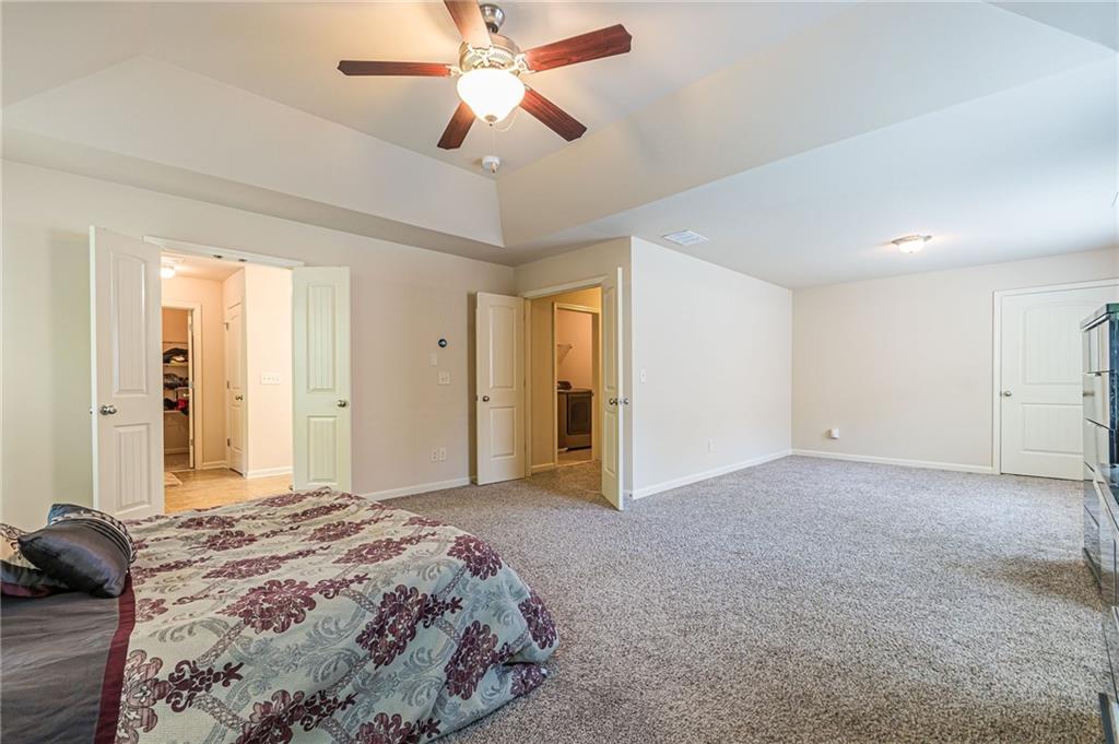 2742 Collins Cove Avenue