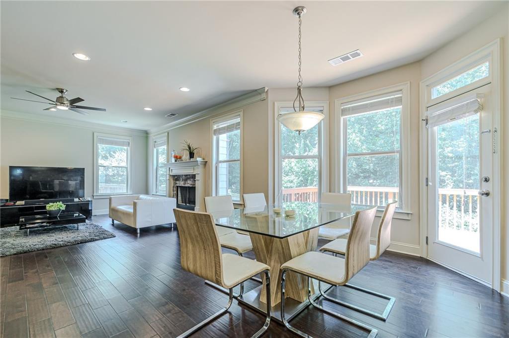 2742 Collins Cove Avenue