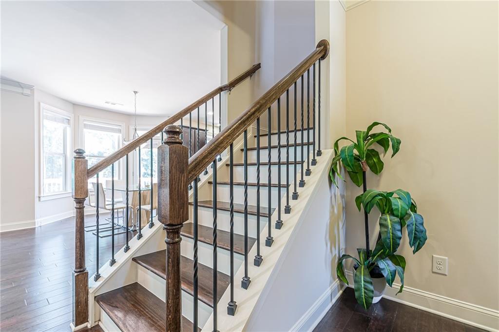 2742 Collins Cove Avenue