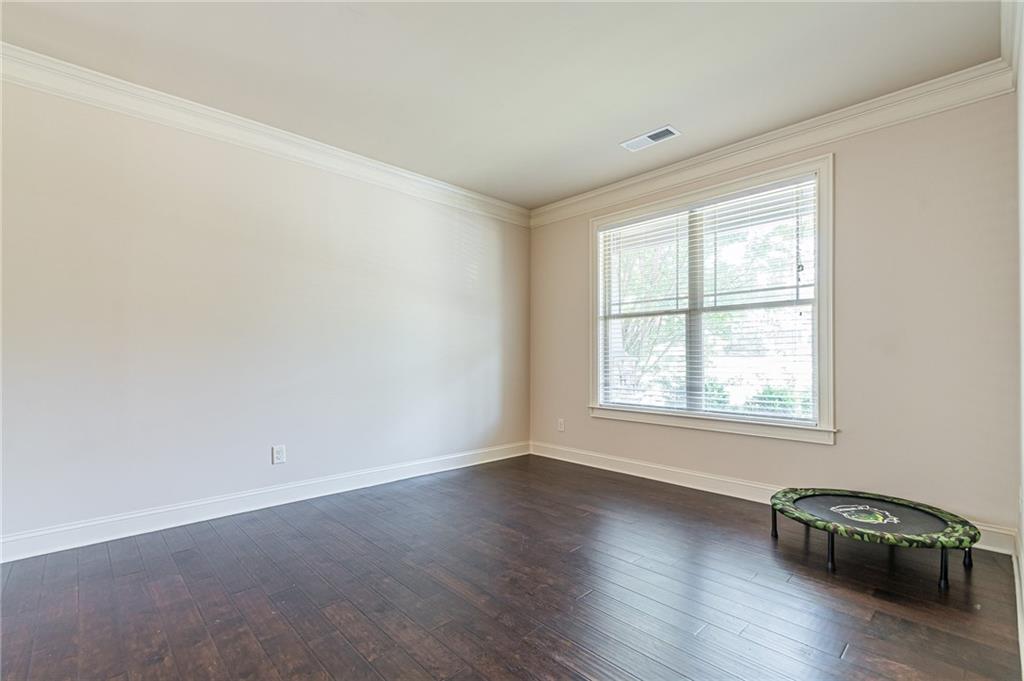 2742 Collins Cove Avenue