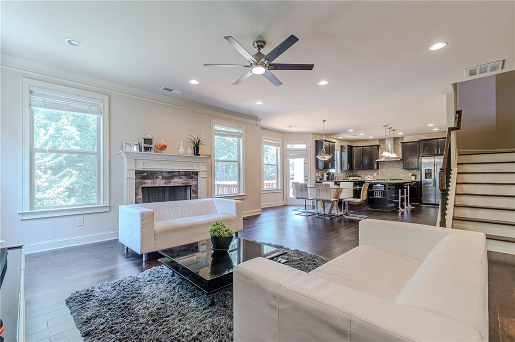 2742 Collins Cove Avenue