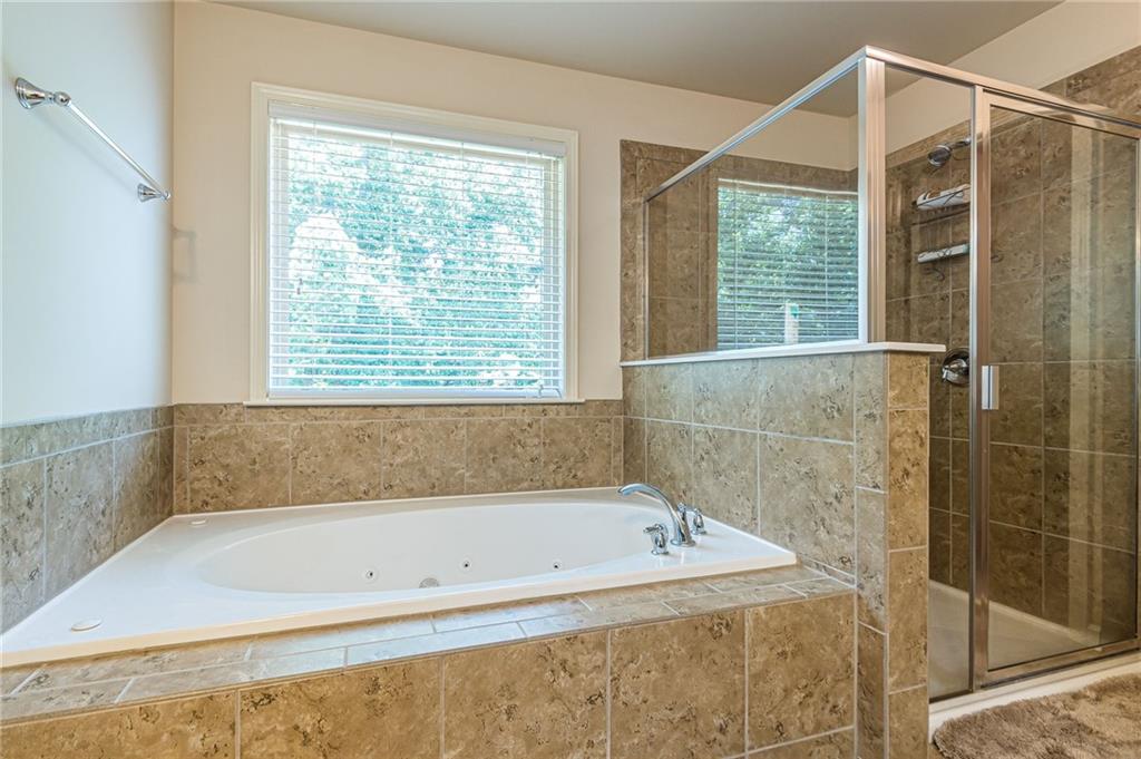 2742 Collins Cove Avenue