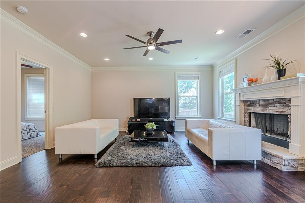 2742 Collins Cove Avenue