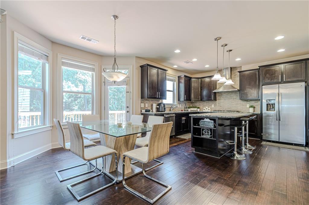 2742 Collins Cove Avenue