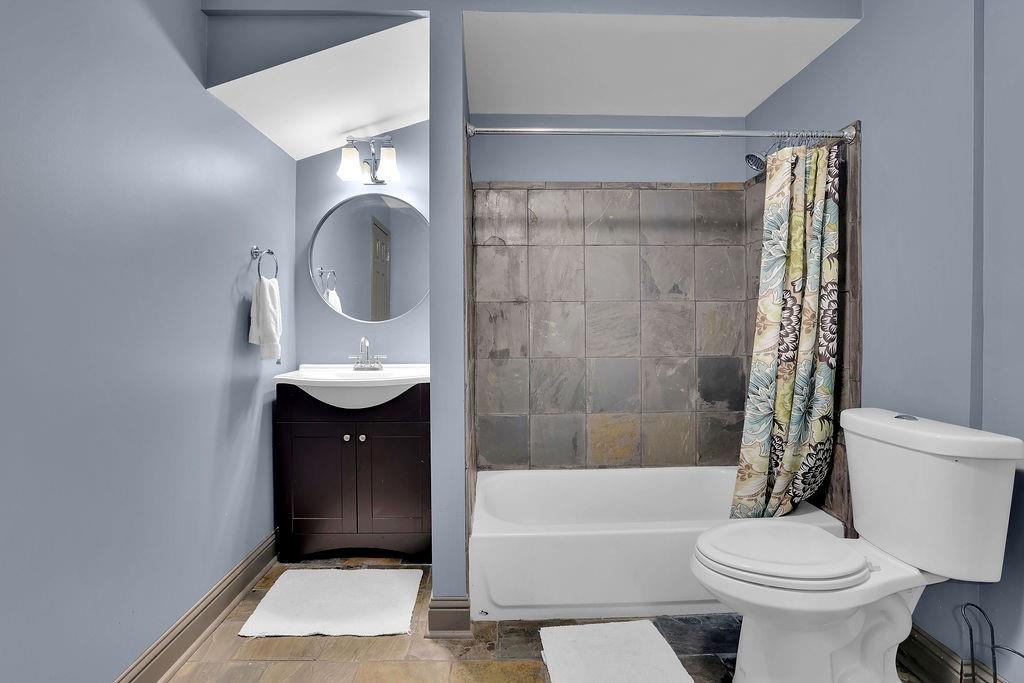 4151 Glen Vista Court