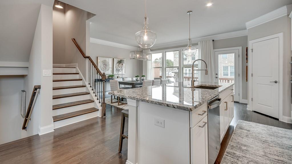 1696 Lansmere Street SW