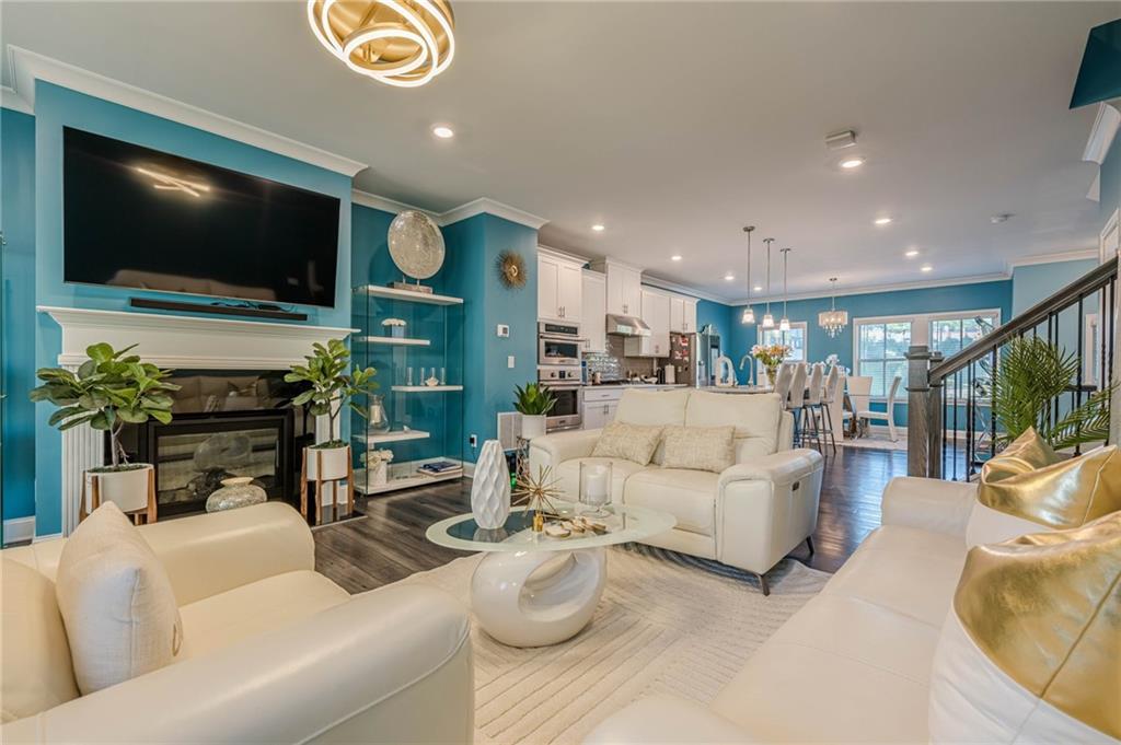 3877 Via Cima Lane