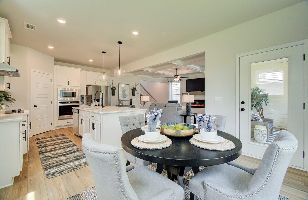 7595196